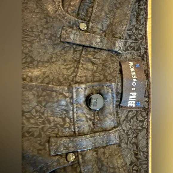 PAIGE x Morris & Co High Rise Manhattan Boot Mallow Floral Black Jeans Size 23 - Picture 5 of 5